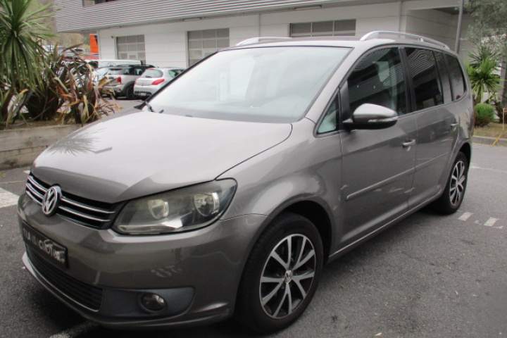 VOLKSWAGEN TOURAN