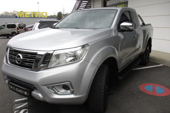 NISSAN NAVARA